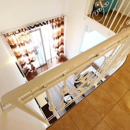 Neily Apartment